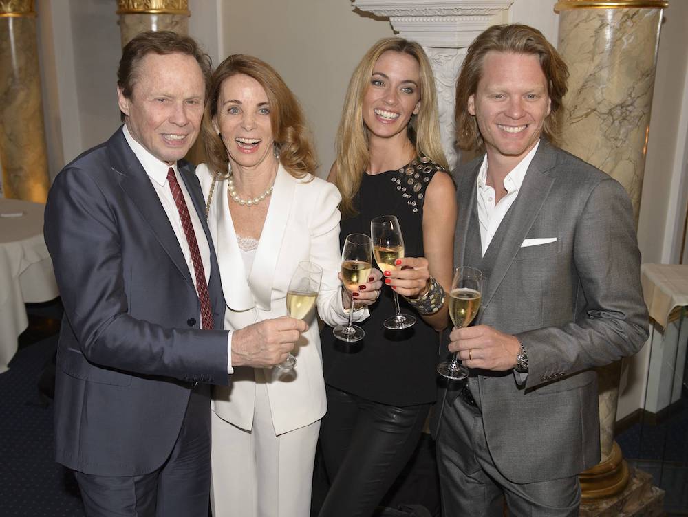 Peter Kraus mit Ehefrau Ingrid, Sohn Mike Kraus und dessen Ehefrau Coco.