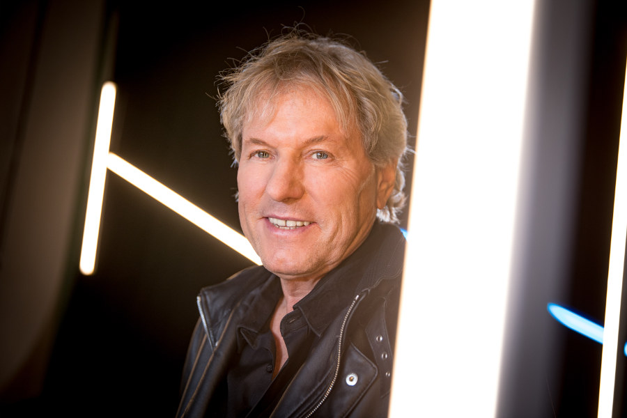 Bernhard Brink präsentiert sein neues Album “Diamanten”.