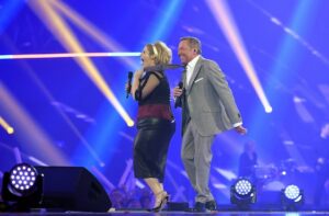 Maite Kelly und Roland Kaiser beim “Schlagerbooom 2017”.