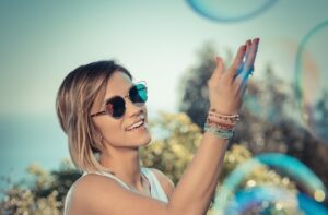 Anna-Maria Zimmermann veröffentlicht ihr neues Album “himmelbLAu”.