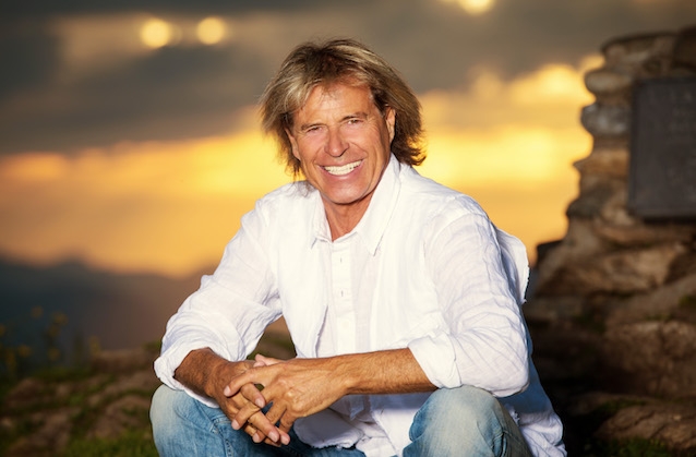 Hansi Hinterseer veröffentlicht am 10. November 2017 sein neues Album “Für mich ist Glück...”.