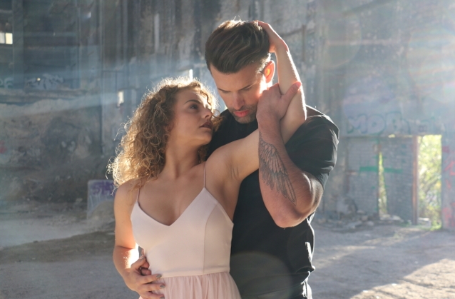 Jay Khan und Tessa Altmann in “Sie steht auf Dirty Dancing”.