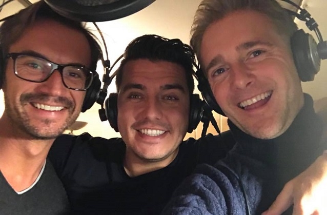 KLUBBB3 schickten ihren Fans Grüße aus dem Tonstudio.