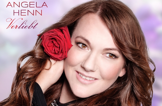 Angela Henn hat zu ihrer neuen Single “Verliebt” ein romantisches Video in Venedig gedreht.