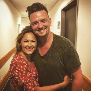Helene Fischer und Ben Zucker hinter den Kulissen von “Das große Schlagerfest”.