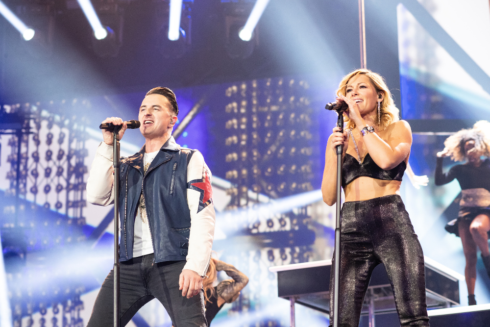 Andreas Gabalier und Helene Fischer singen gemeinsam.
