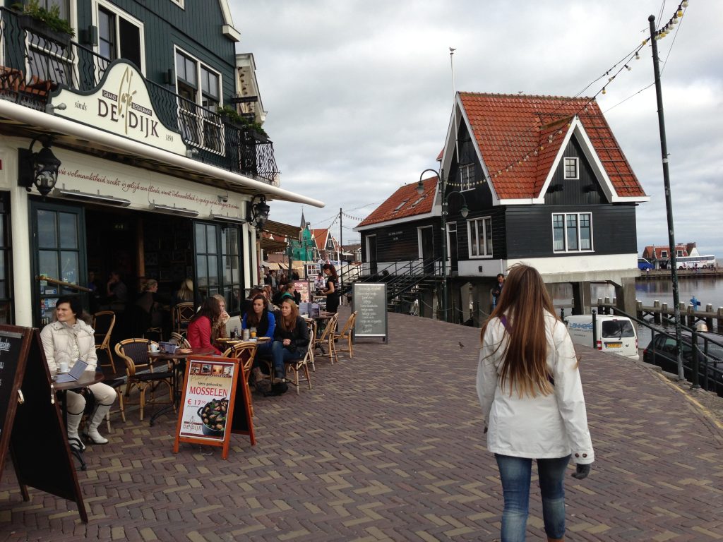 Die Hafenmeile von Volendamm