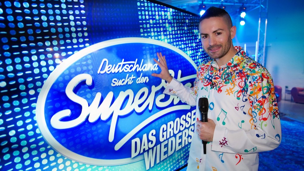 Menderes Bagci moderiert “DSDS – Das große Wiedersehen”.