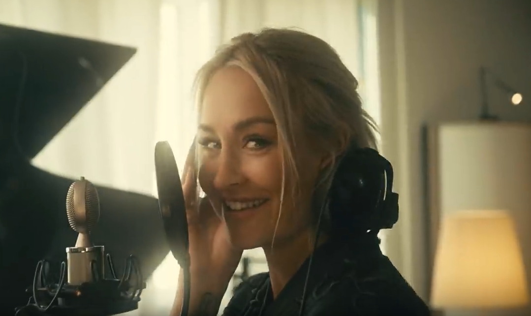 Sarah Connor in ihrem neuen Video zu “Sind wir bereit?”.