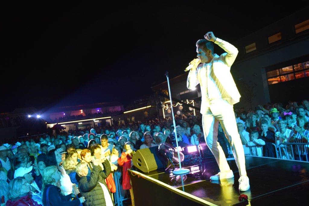 Eloy de Jong bei der Schlagernacht in Weiß