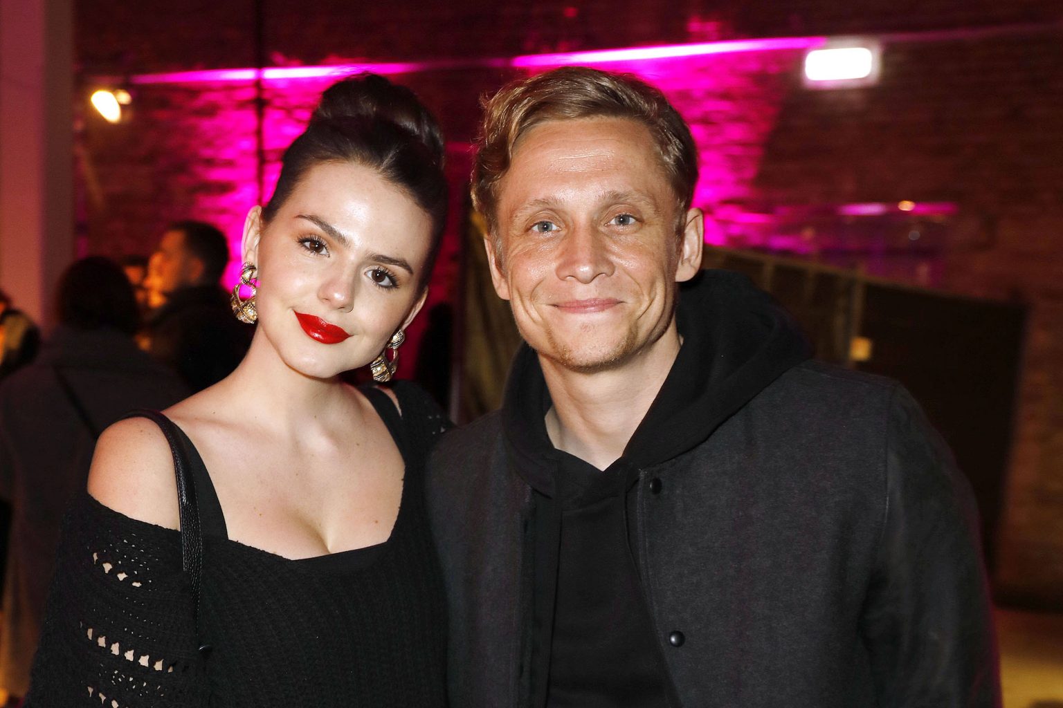 Seltene Aufnahmen: Ruby O. Fee teilt intime Momente mit Matthias Schweighöfer