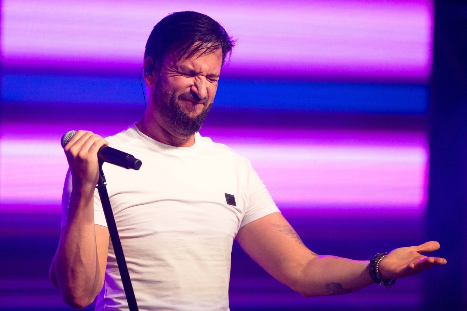 Michael Wendler mit skurrilem Comeback-Konzert – Fans empört