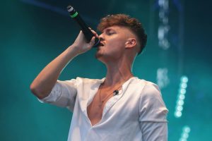 Kuss-Bild kursiert im Netz – Sind diese Schlagerstars etwa zusammen?