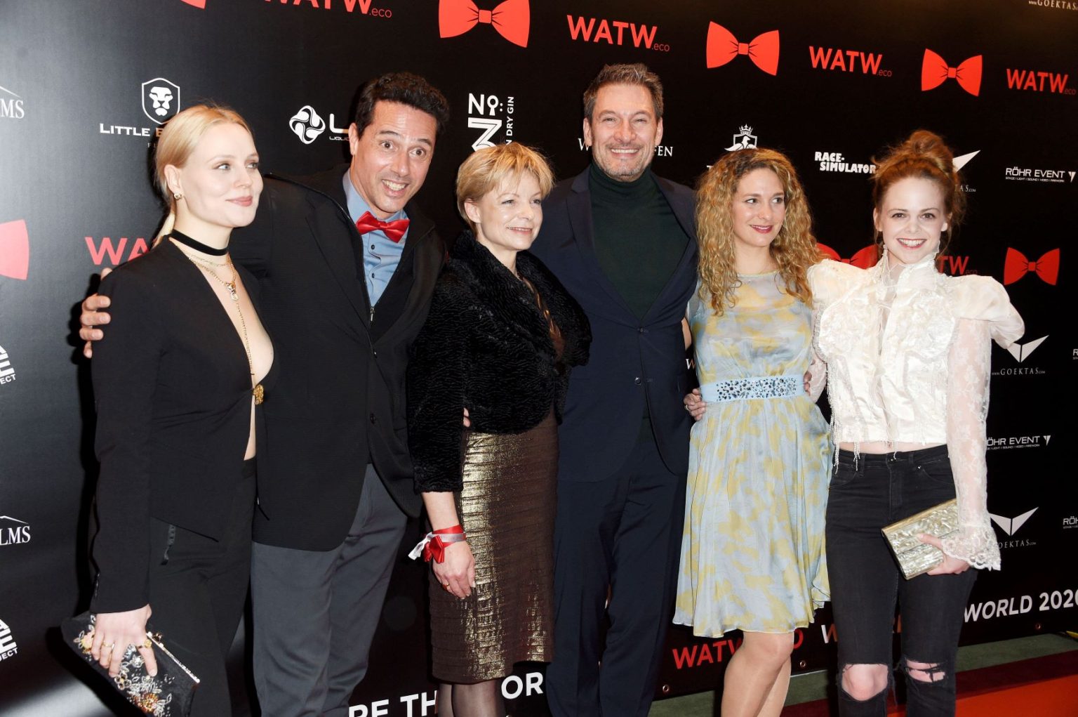 „Strurm der Liebe“-Star sorgt mit diesem Schlager-Witz für Verwirrung bei Fans