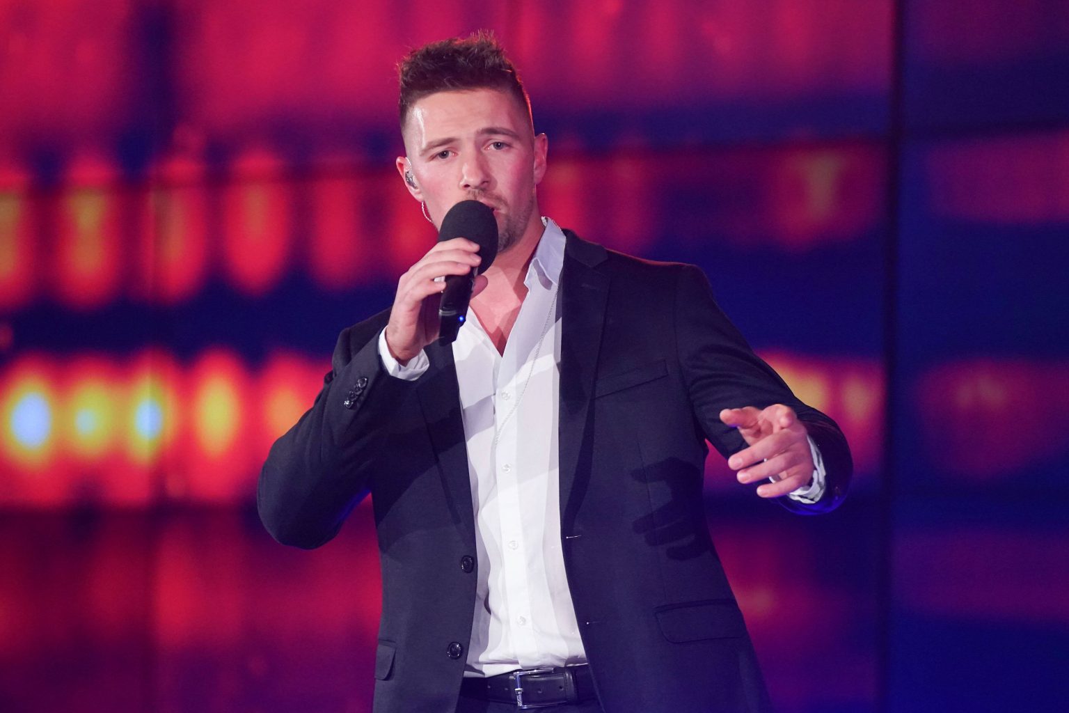 Ramon Roselly: Im neuen Video flirtet er mit zwei Frauen