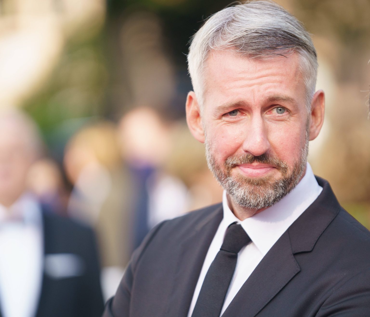 Sebastian Pufpaff: Kuss mit Evelyn Burdecki sorgt für Wirbel