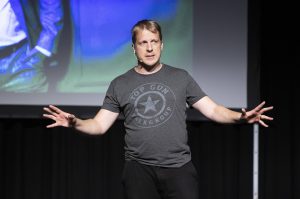 Oliver Pocher: Der Schläger könnte in den Knast wandern – Strafverteidiger spricht Klartext!