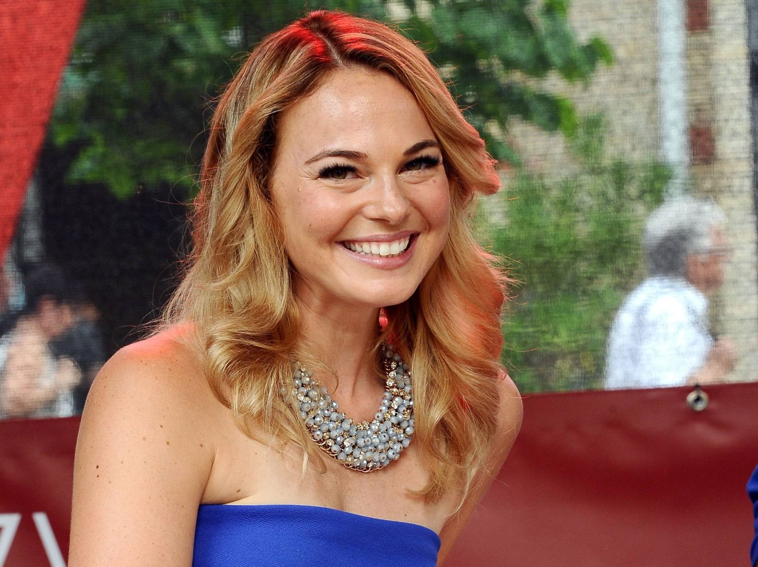 Mareike Spaleck: Sat.1-Star zeigt ihre sexy Kehrseite in einem transparenten Kleid