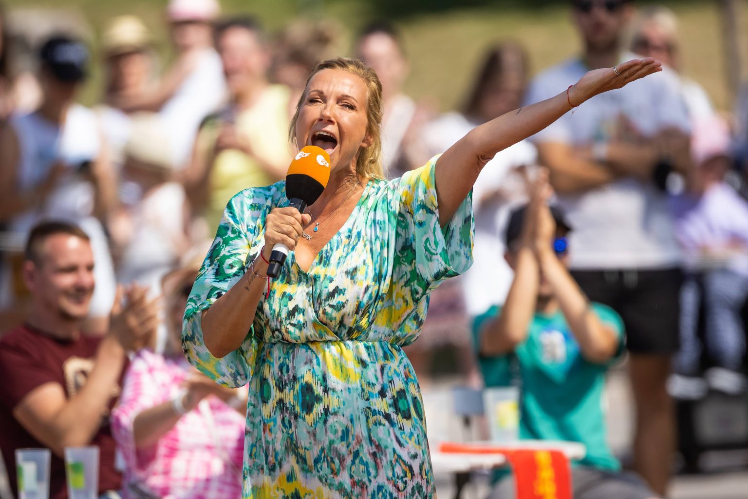 „ZDF-Fernsehgarten“: Diese Stars sind bei der Schlagerparty mit dabei