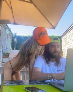 Heidi Klum: „Schnipp Schnapp Haare ab!“ – Tom Kaulitz hat eine Kurzhaarfrisur!