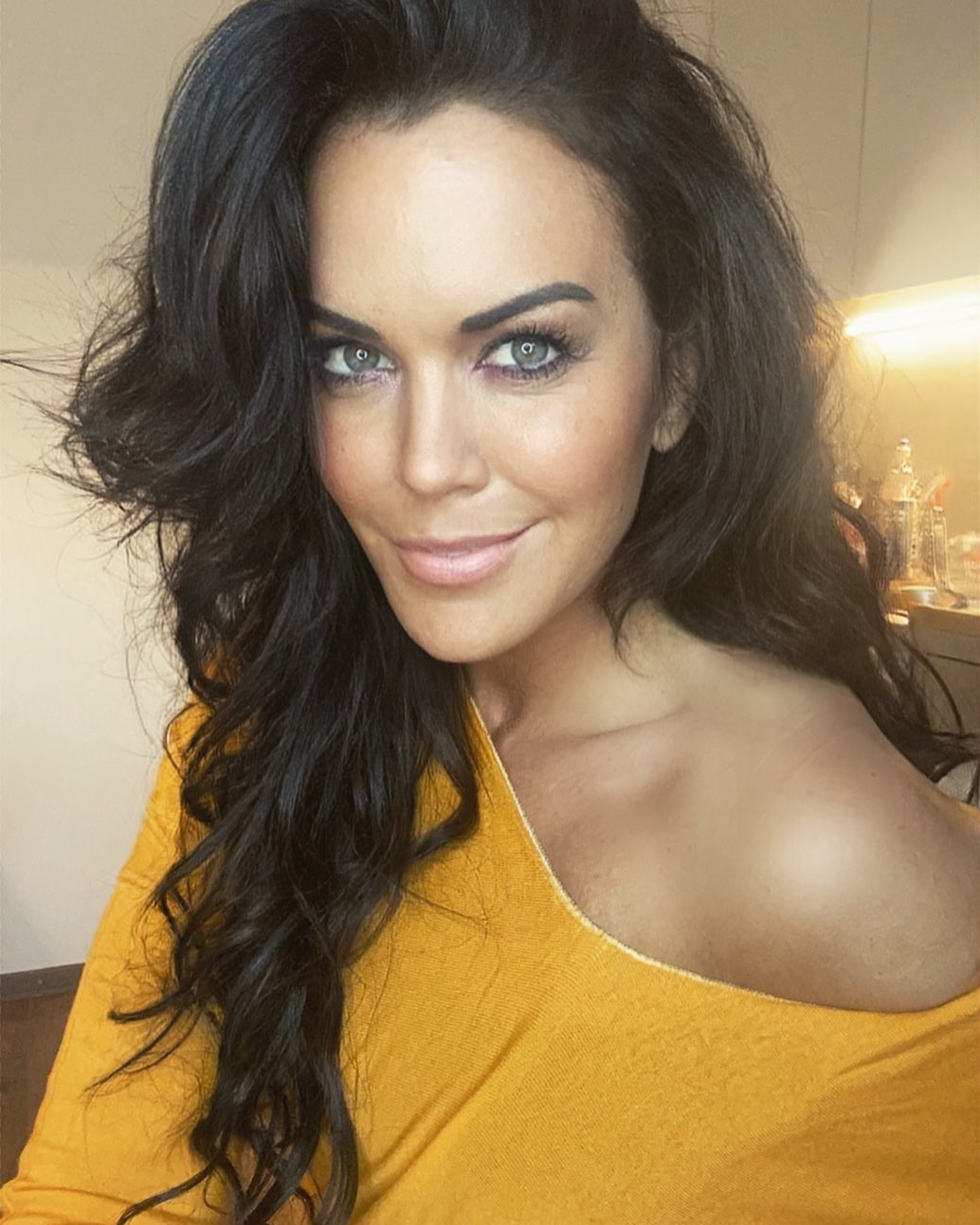 „Heiße Tanzeinlage!“ Martina Reuter bringt ihre Fans mit scharfen Kleid zum Ausrasten!