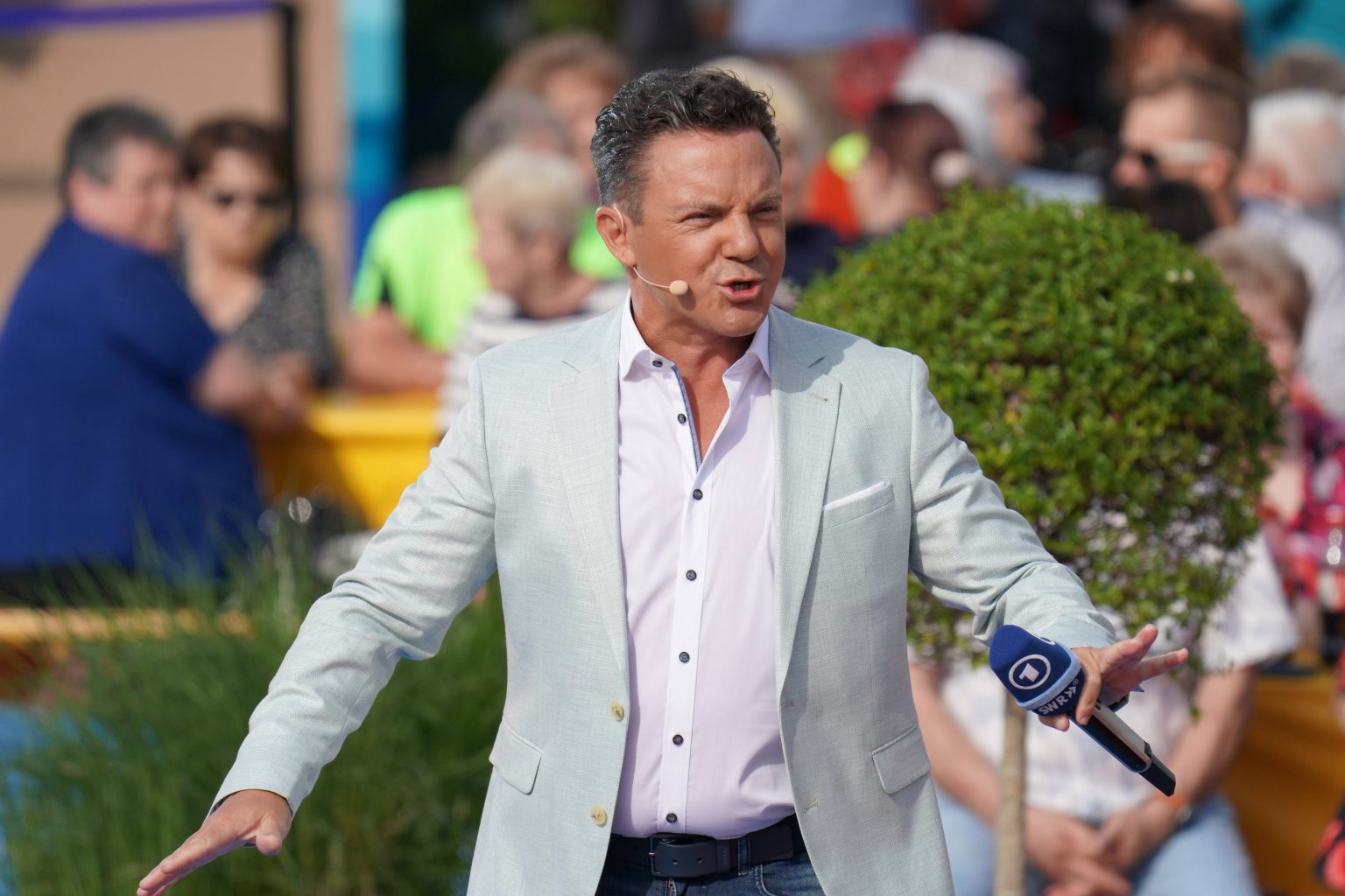 „Immer wieder sonntags“: Diese junge Dame stiehlt allen die Show