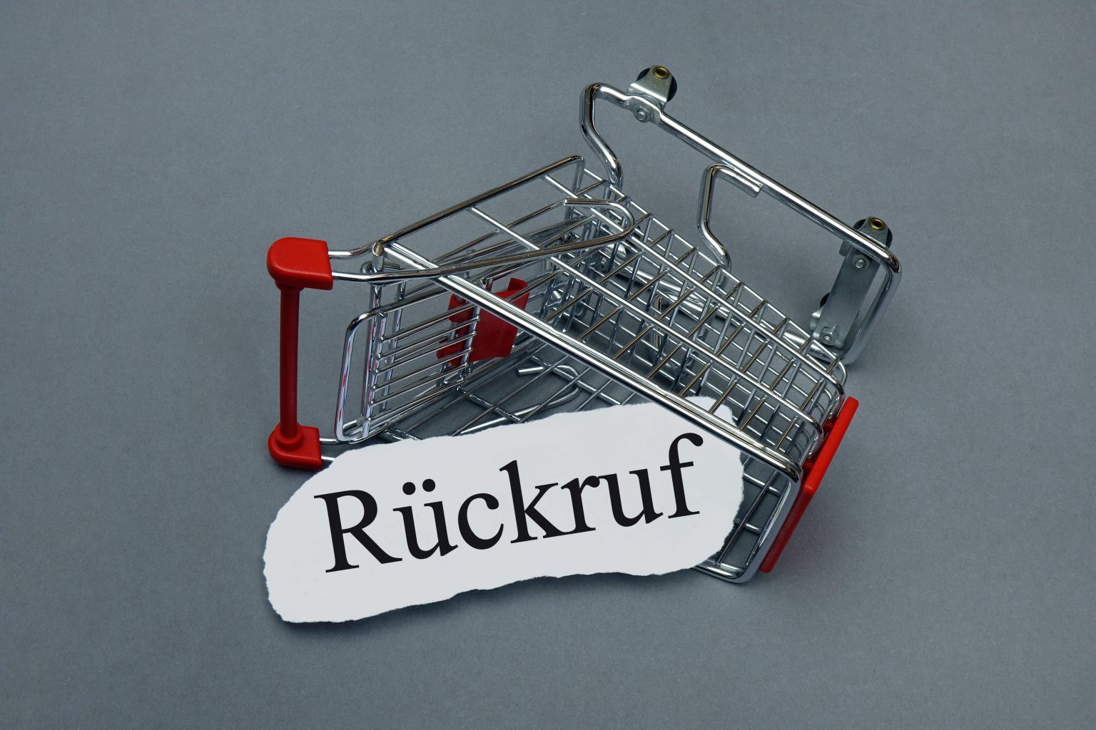 Wegen Salmonellen-Gefahr: Großer Desserts-Rückruf