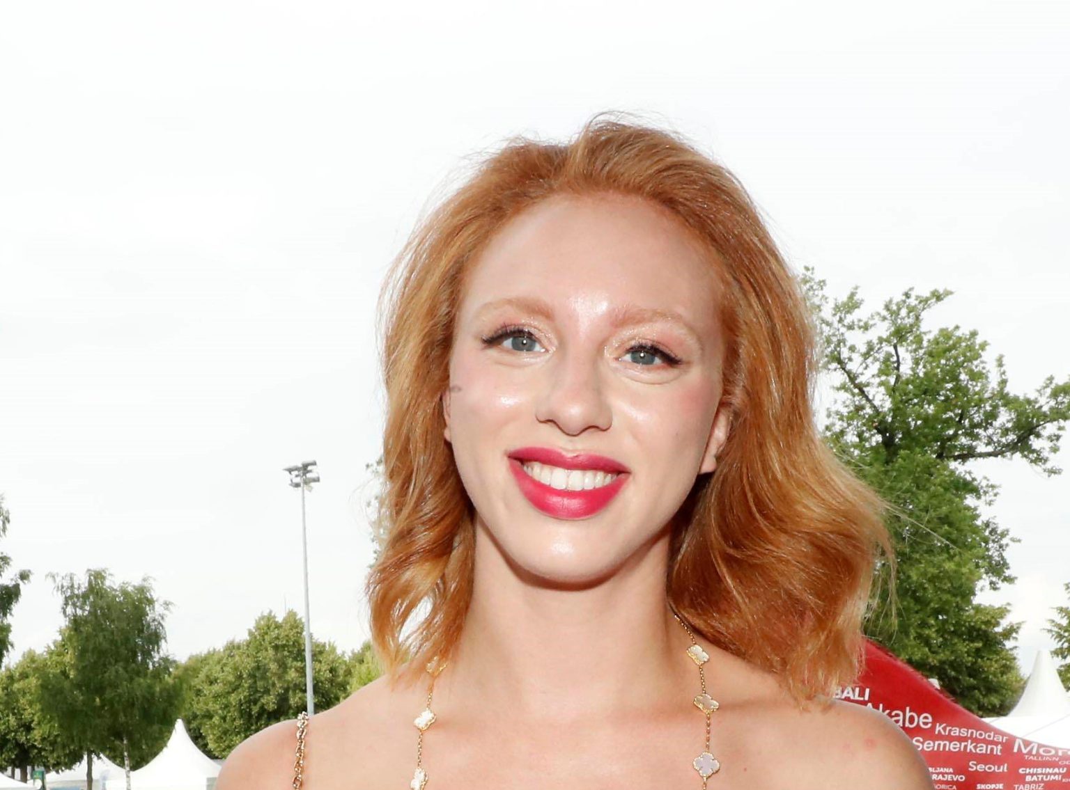 Fans besorgt: Anna Ermakova sorgt im Mini-Bikini für Wirbel