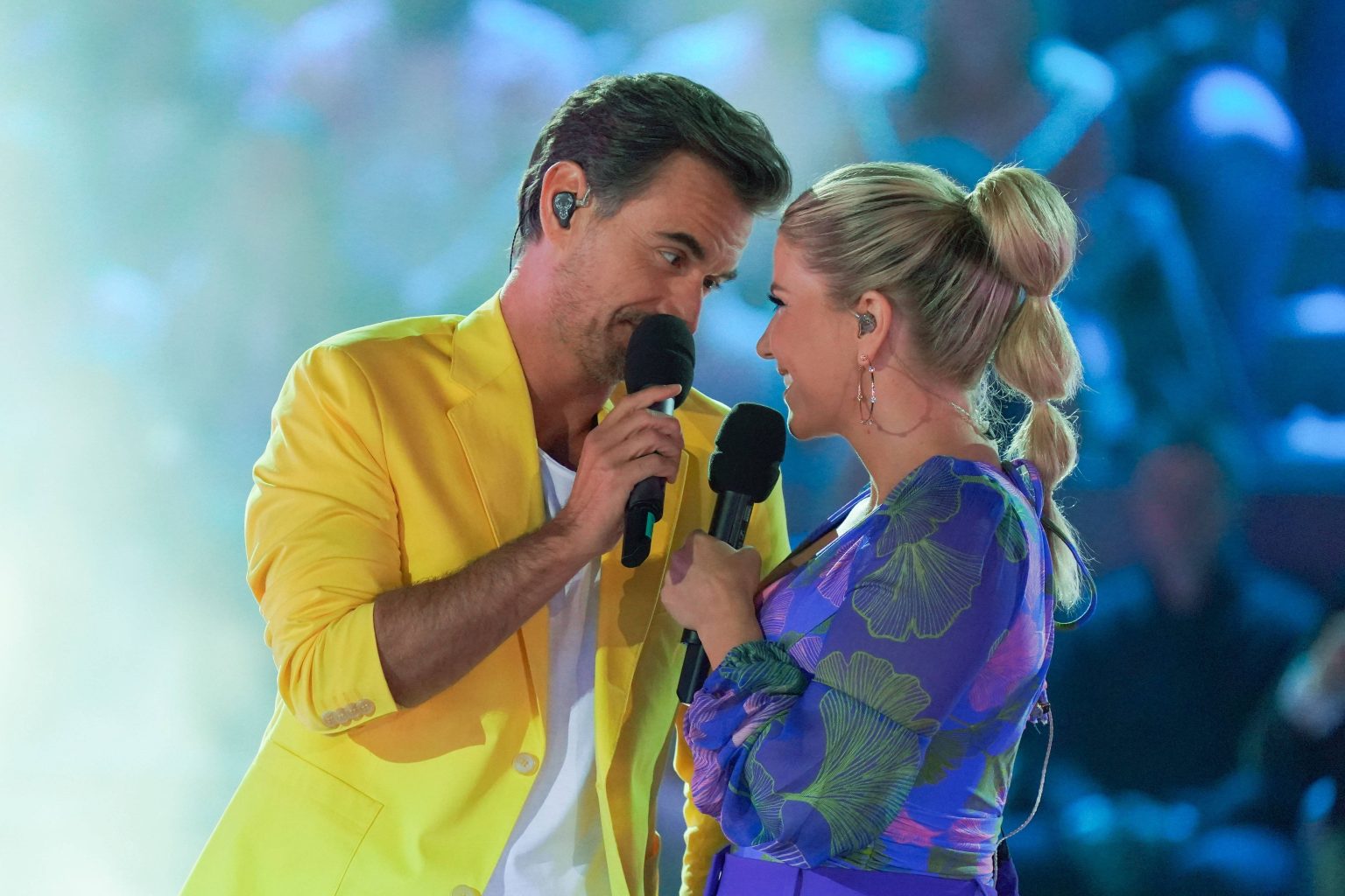 Überraschende Beichte: Beatrice Egli heizt Liebesgerüchte um Florian Silbereisen an