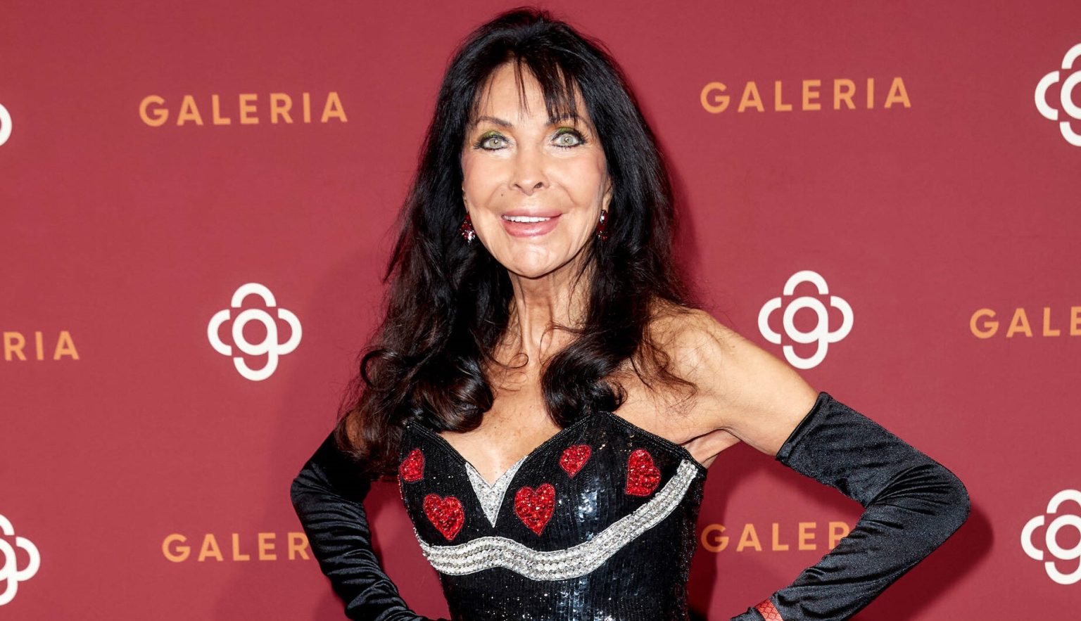 Nach Not-OP: Schlagerstar Dunja Rajter bangt um ihr Augenlicht