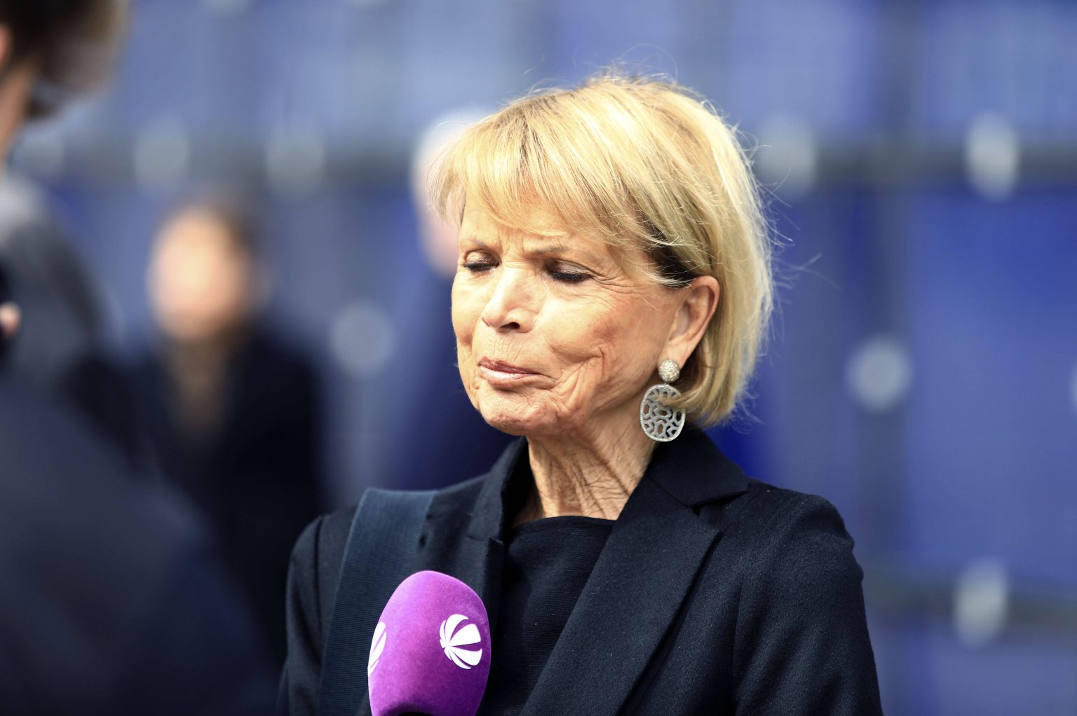 „Macht mich sprachlos“: Uschi Glas nach Demo gegen Antisemitismus bedroht