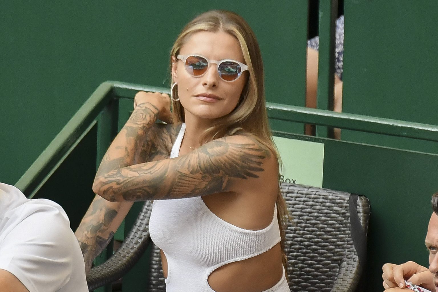 Sophia Thomalla posiert „so heiß“ am Schreibtisch – Fans bemerken ein auffälliges Detail