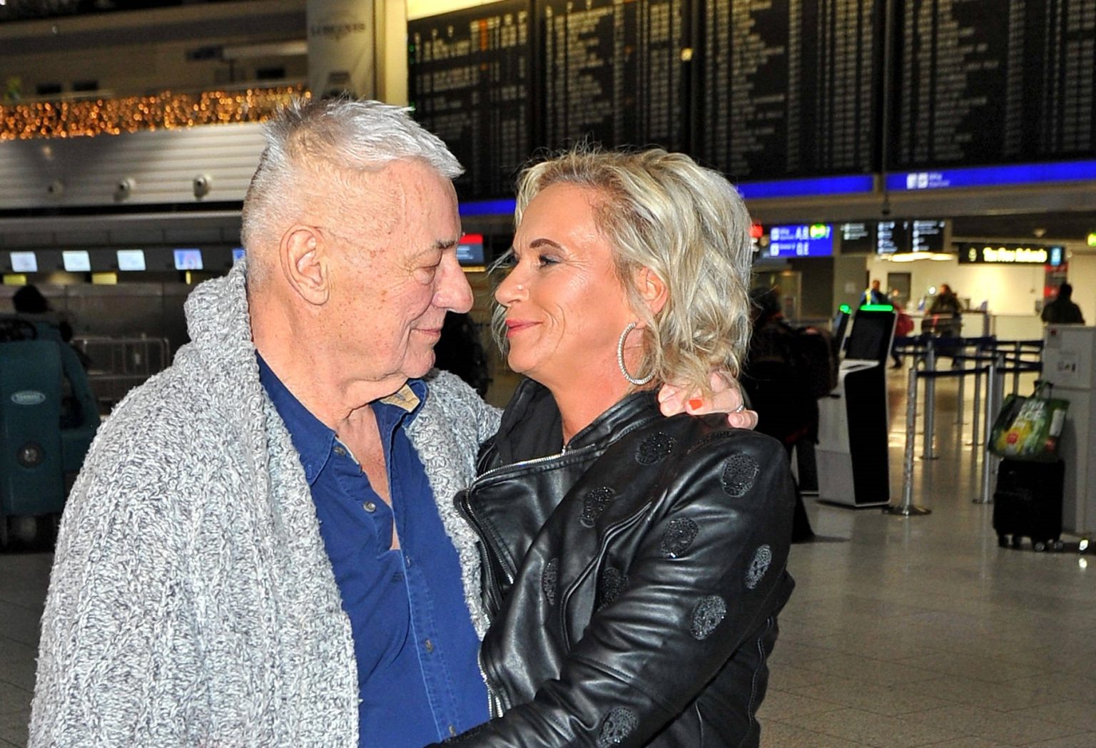 Nach schwerer Zeit: Pärchen-Fotos von Heinz Hoenig und seiner Frau Annika machen die Runde
