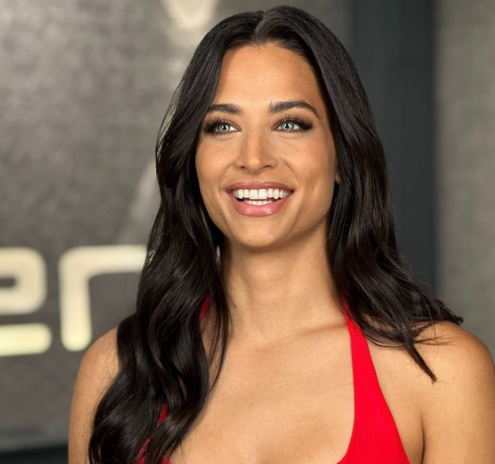 Mega-Sixpack: Amira Aly zeigt ihr ihren durchtrainierten Körper im knappen Zweiteiler