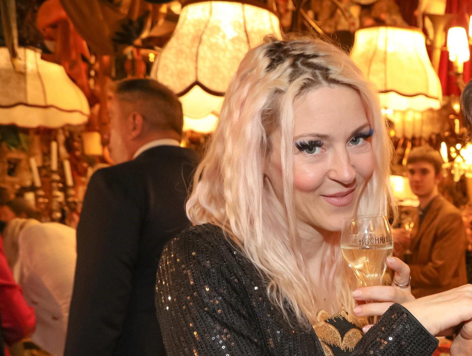 Lugner-Witwe Simone soll einen neuen Mann in ihrem Leben haben – und dieser ist kein Unbekannter