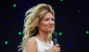 “Körperlicher Schmerz”: Ella Endlich rechtfertigt Text-Panne bei der “Giovanni Zarrella Show”