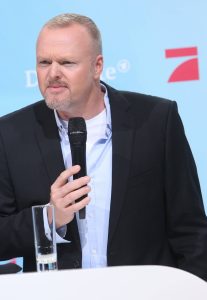 „Lasst es einfach“: Fans zerreißen Raabs neue Show mit Elton