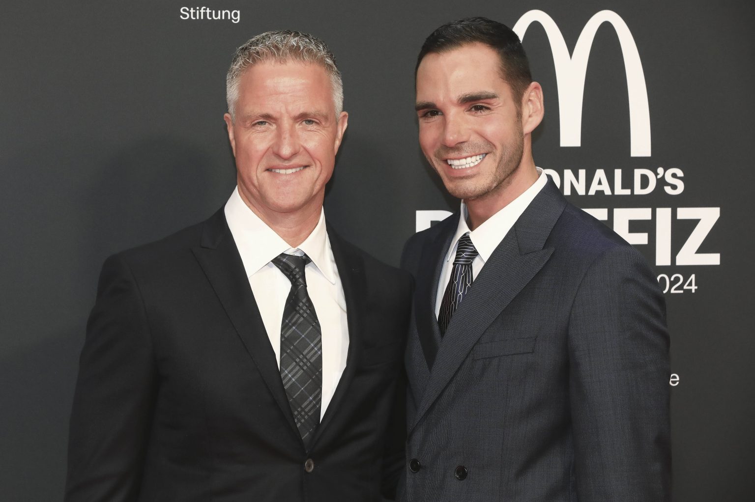 Jetzt feuert ├ëtienne gegen Cora: Neuer Auto-Spot im Schumacher-Zoff