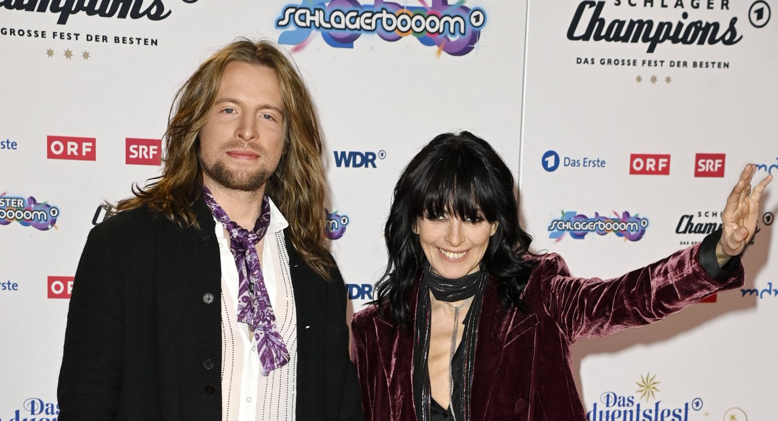 Erster Solo-TV-Auftritt: Nenas Sohn begeistert in Silbereisen-Show – ein Detail fällt besonders auf