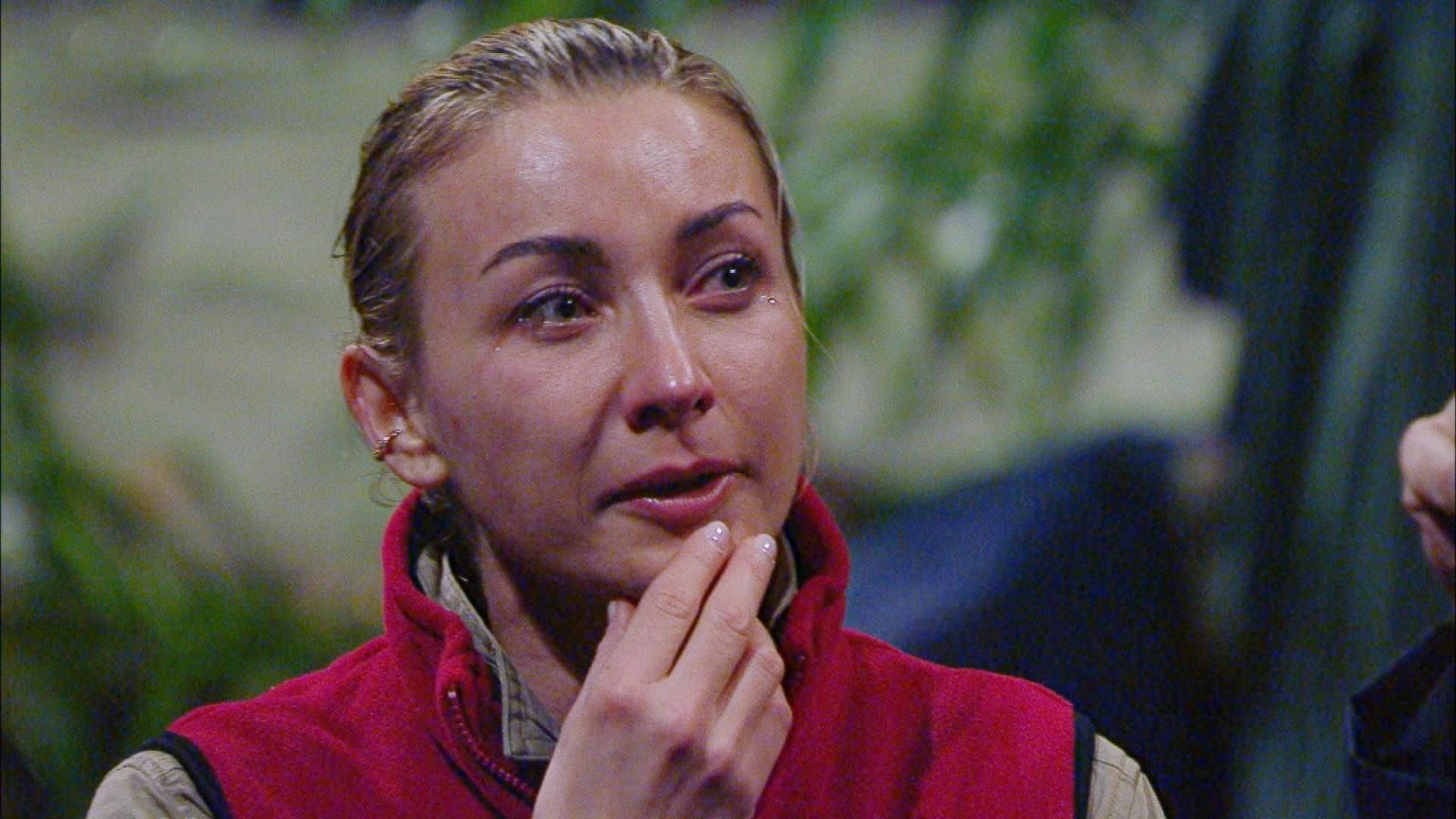 „Kein Ehevertrag“: Anna-Carina Woitschack packt im Dschungel über die Scheidung von Stefan Mross aus