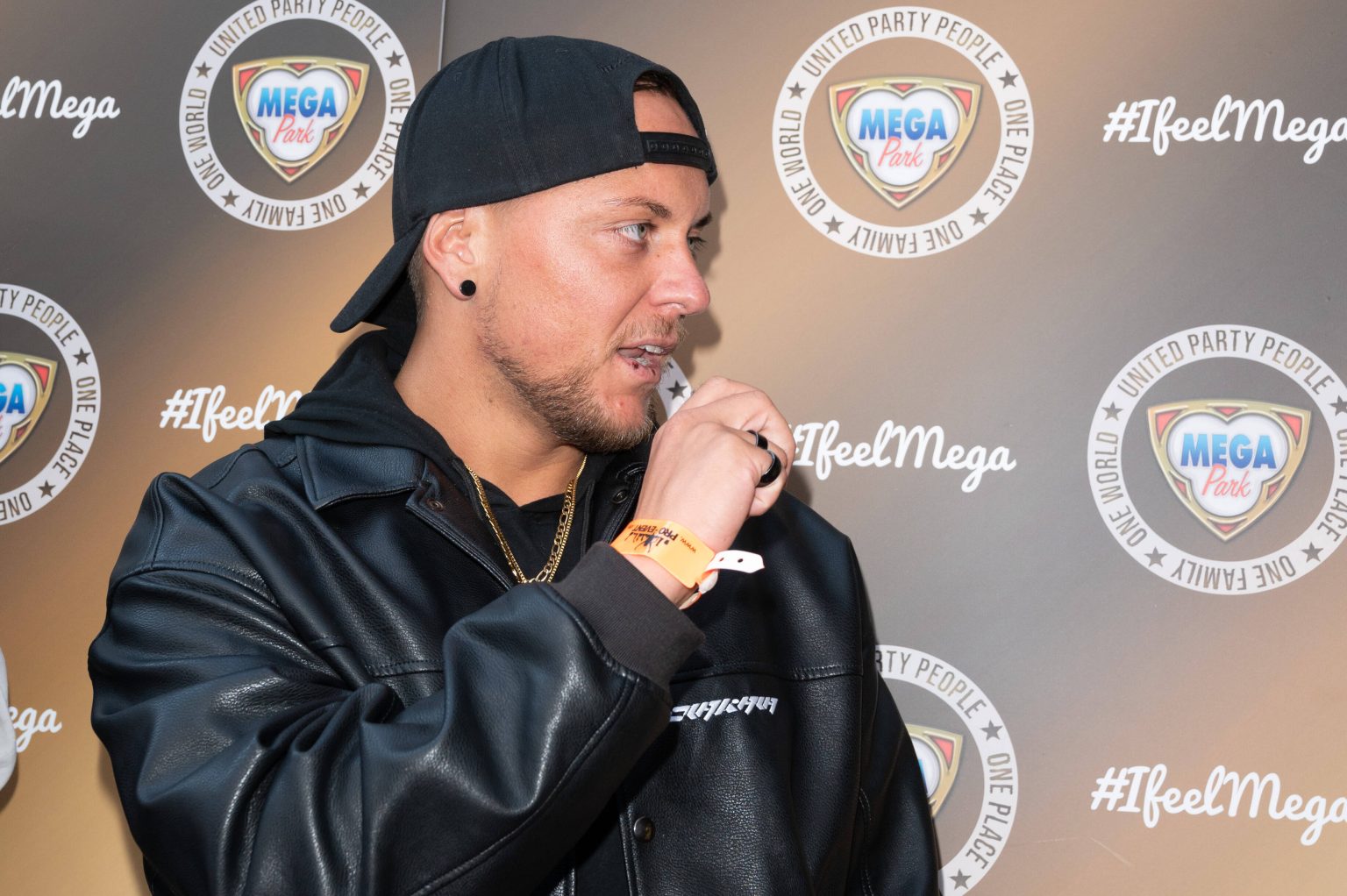 Gewaltvorwürfe: Schlager-Sängerin zeigt RTL2-Schauspieler an!