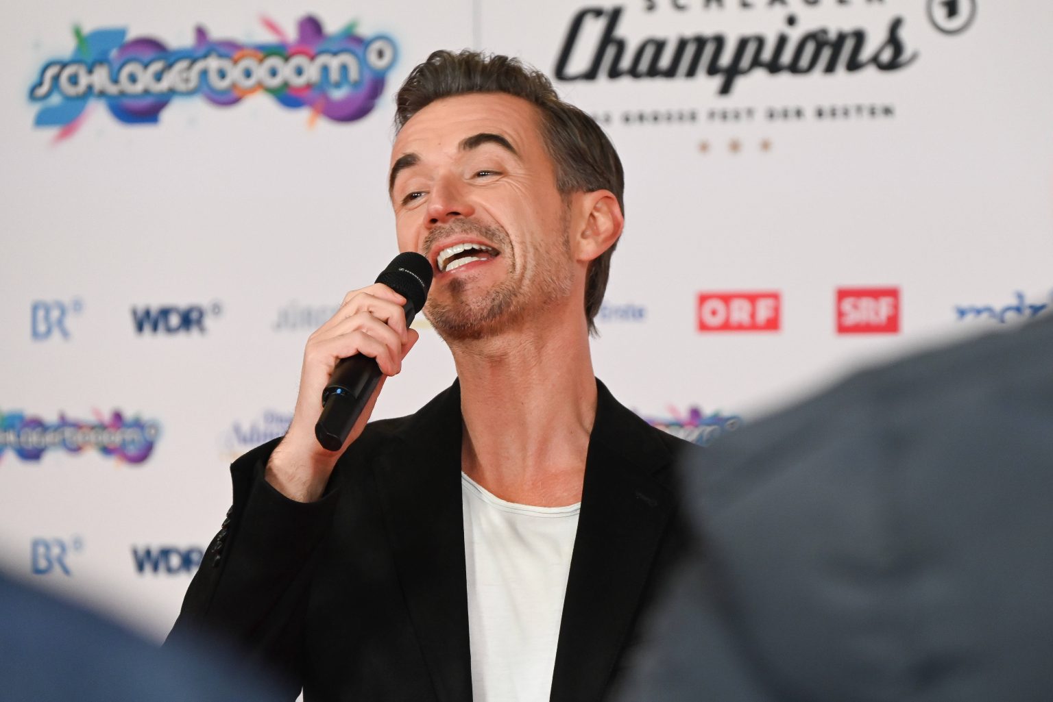 50 Stunden für ein Lied: Silbereisen fliegt um die halbe Welt