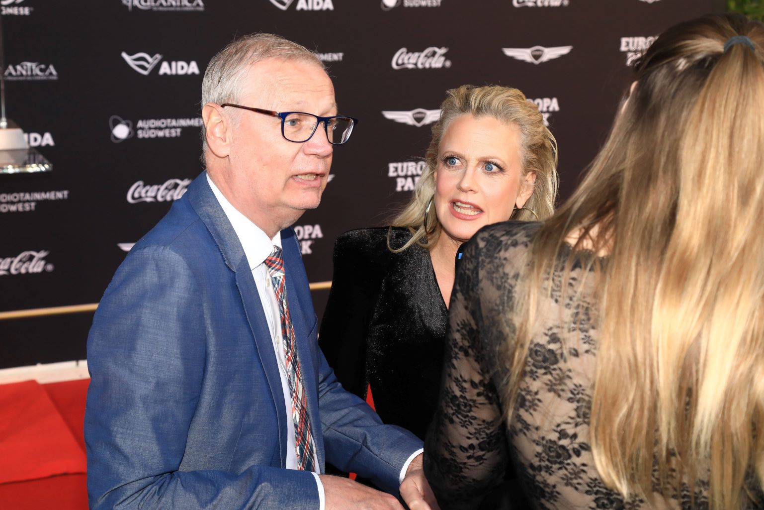 Fieser Seitenhieb: Schöneberger und Jauch lästern live im TV über das ZDF