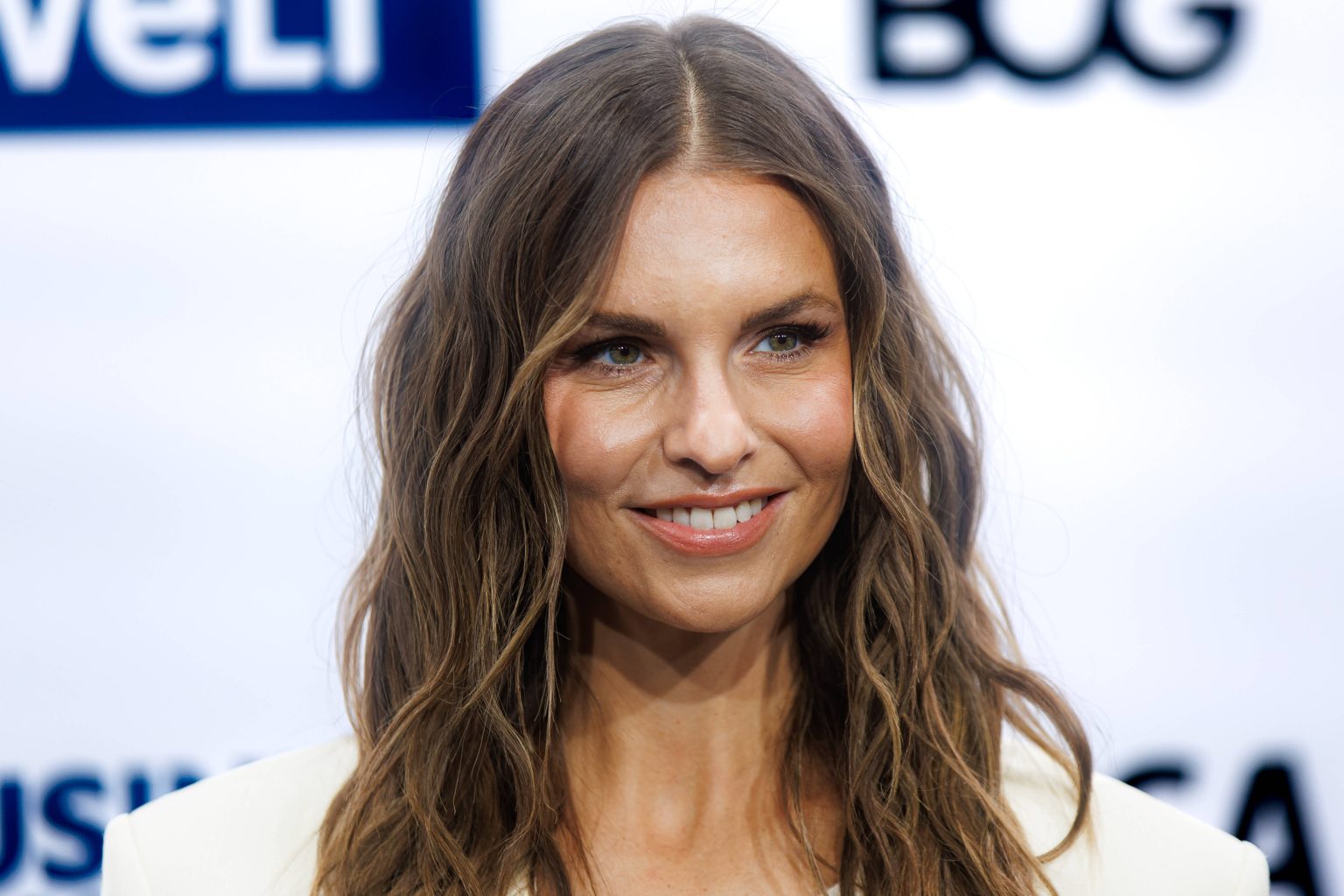 Wiesn-Glanz: Promis feiern, doch eine stiehlt allen die Show