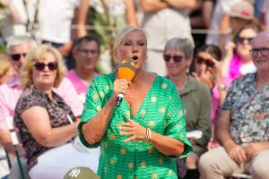 ZDF-“Fernsehgarten”: Andrea Kiewel kündigt Duett mit Stefan Mross an