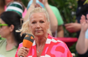 Outfit-Fauxpas: Kiwi sorgt für Spott im Rock-“Fernsehgarten”