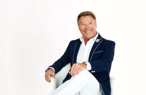 Patrick Lindner präsentiert ein tolles Video zu seiner neuen Single “Das ist Liebe”.