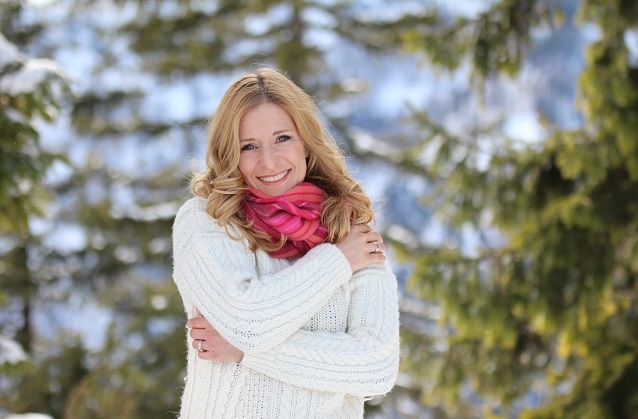 Stefanie Hertel liest die Geschichte vom “wundersamen Christbaum”.